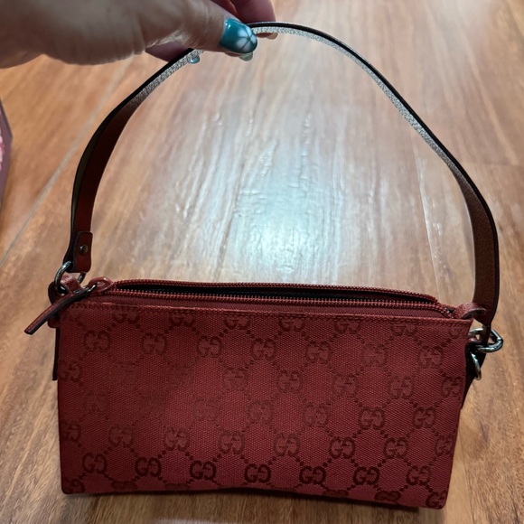 small gucci handbag - Picture 2 of 5